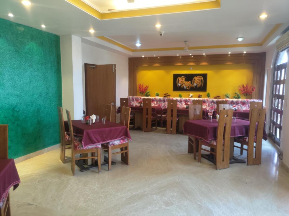 Hotel Fort View Tikamgarh Bagian luar foto
