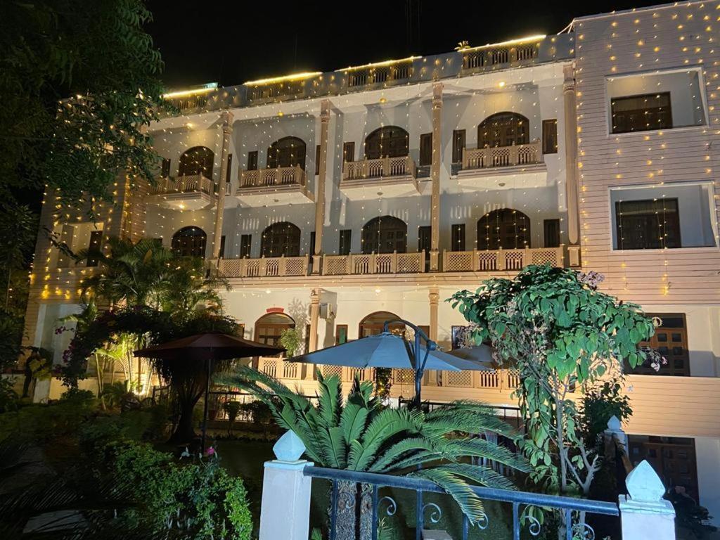 Hotel Fort View Tikamgarh Bagian luar foto
