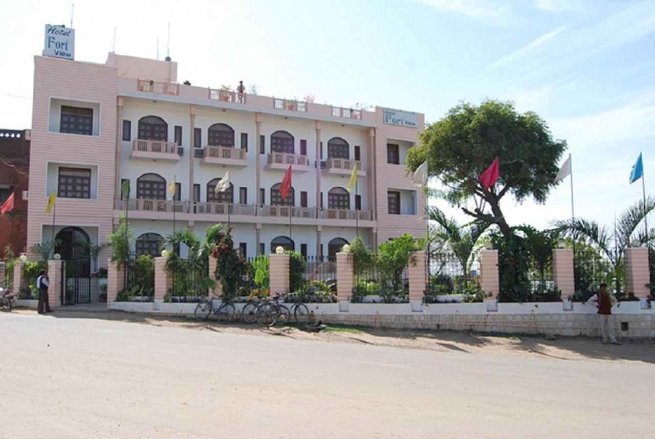 Hotel Fort View Tikamgarh Bagian luar foto