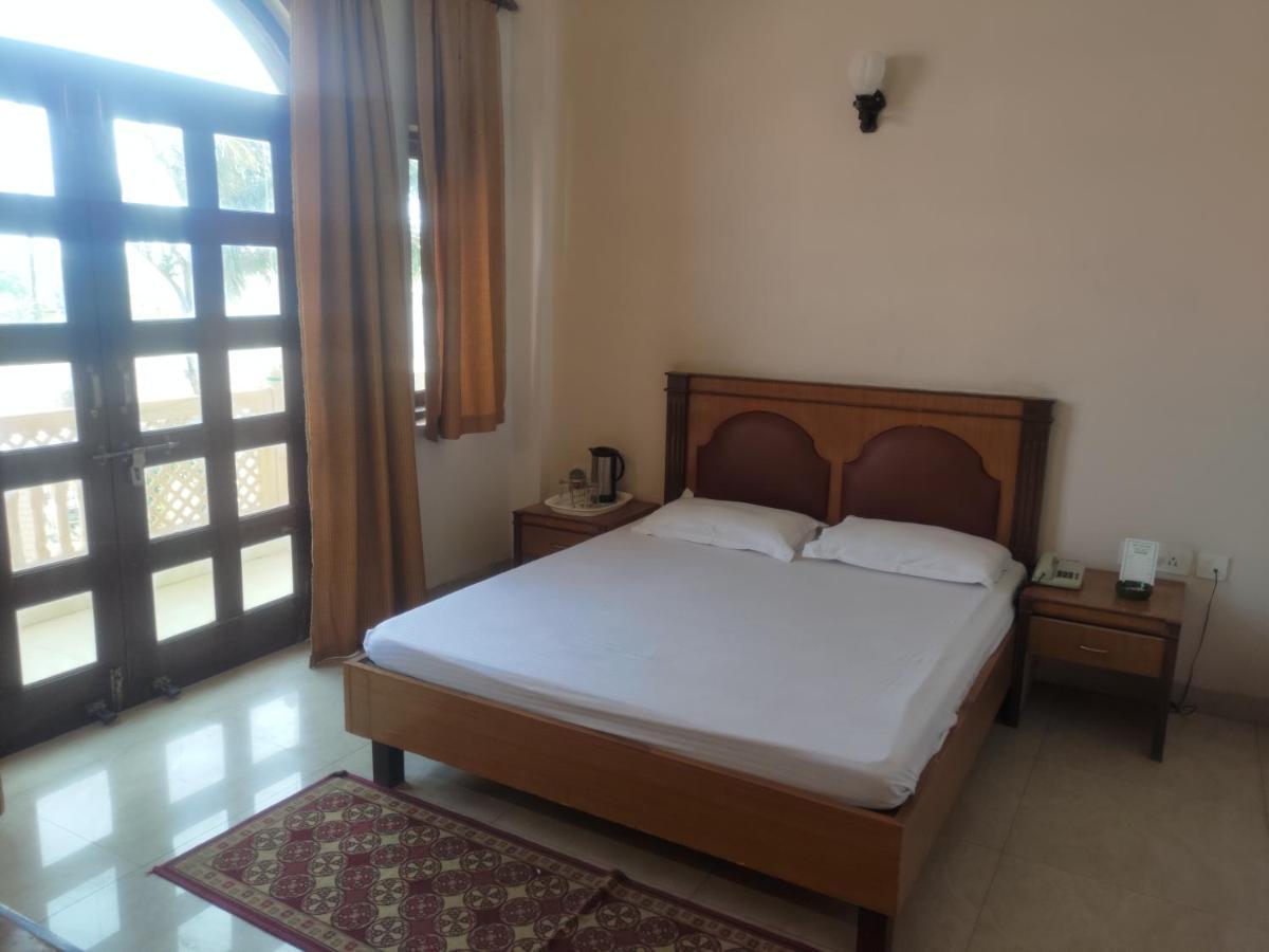 Hotel Fort View Tikamgarh Bagian luar foto